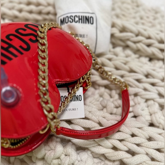 HP ❤️💋❤️FINAL SALE MOSCHINO heart NWT bag crossbody made Italy bought in Paris - Picture 7 of 8